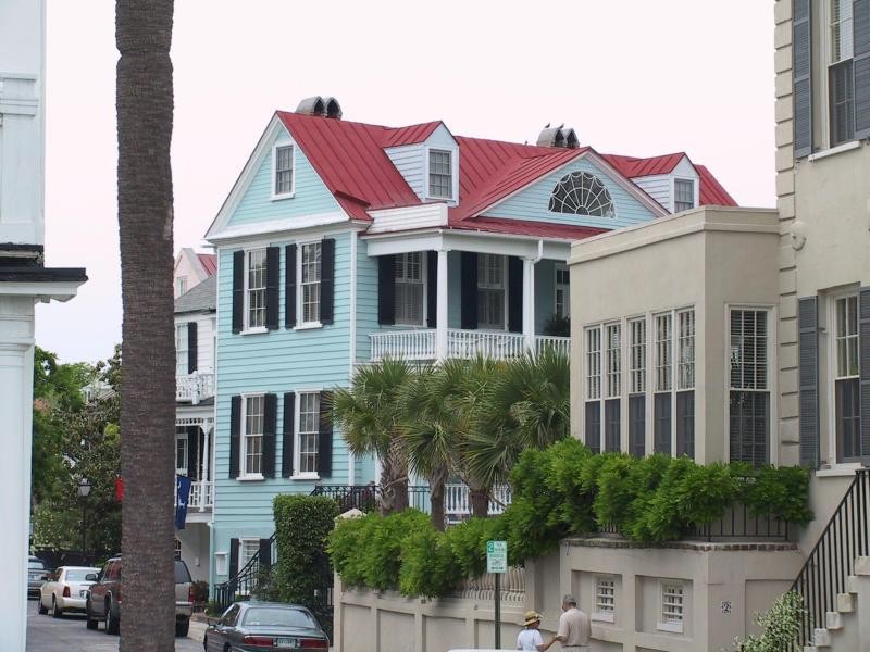 historic Charleston architecture embodied in this Charleston single style real estate downtown